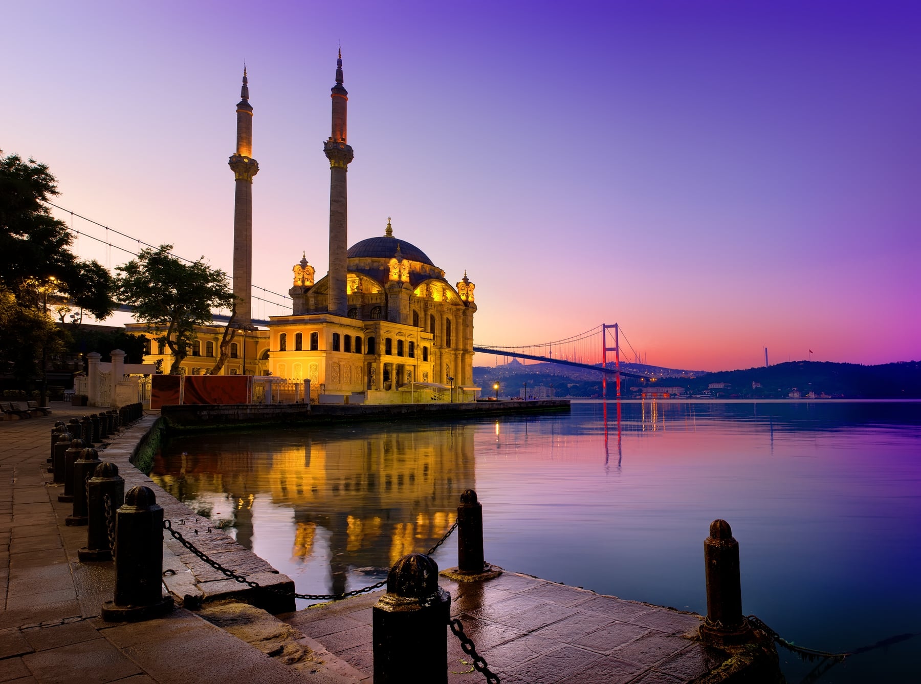 İstanbul’da Ortaköy Camii manzarası